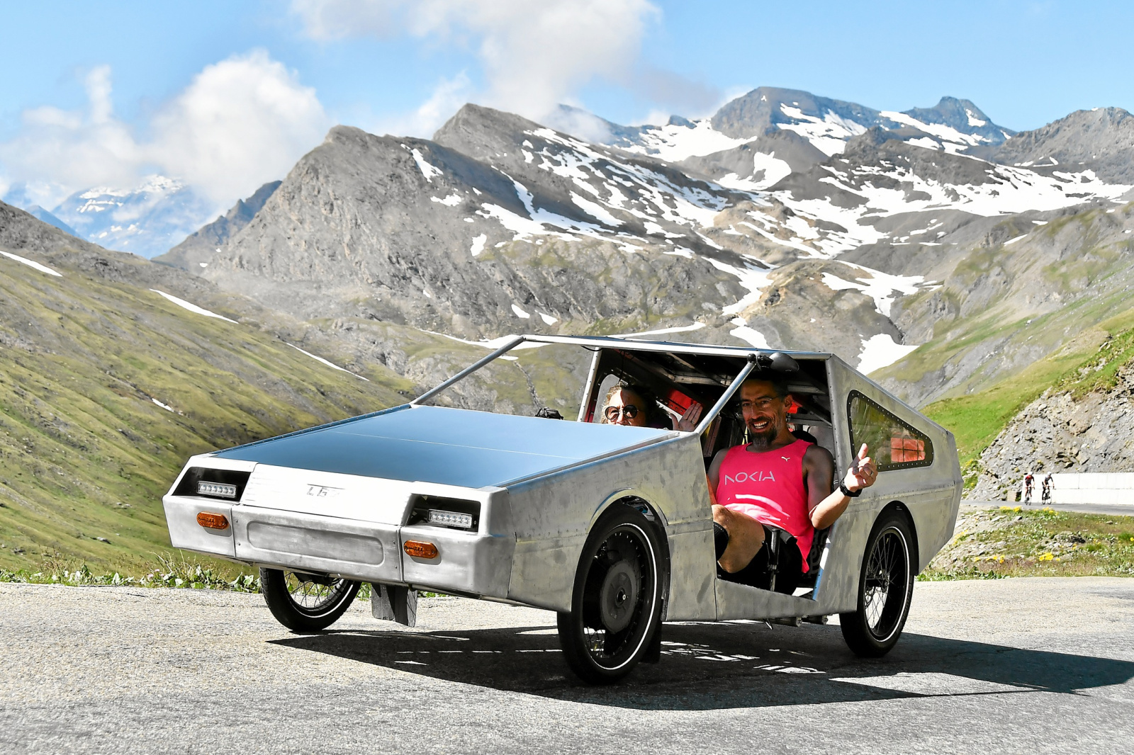 VéLorean, Bike to the Future! A Side-by-Side Solar Tandem Quad