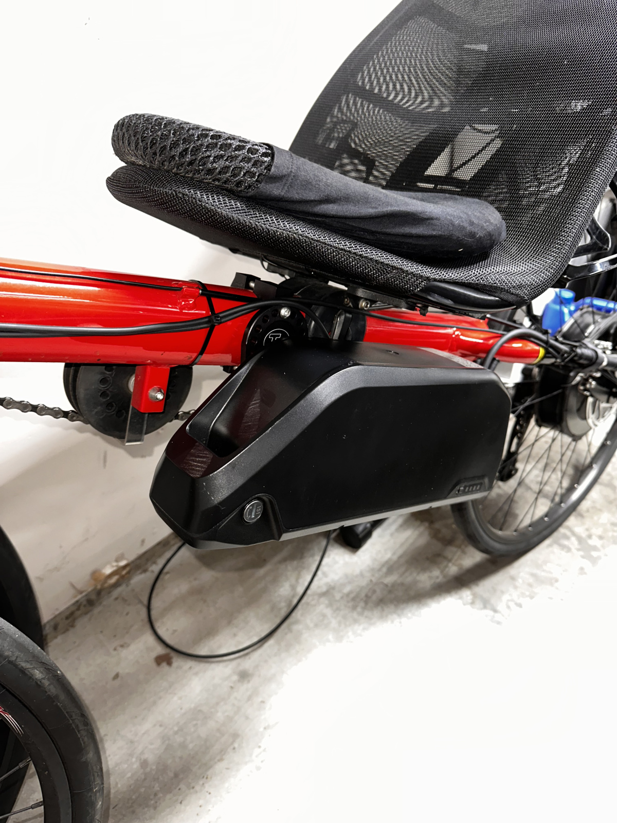 I used a Terracycle mount for the 52v20ah battery