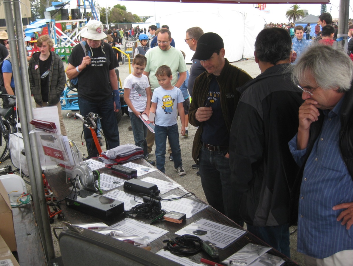 Visitors at Grin's 2016 Maker Faire Booth